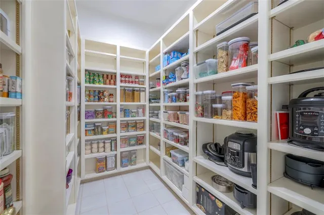 $2,400,000 | 3109 West 118th Street, Leawood, KS 66211