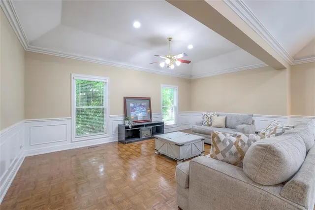 $2,400,000 | 3109 West 118th Street, Leawood, KS 66211