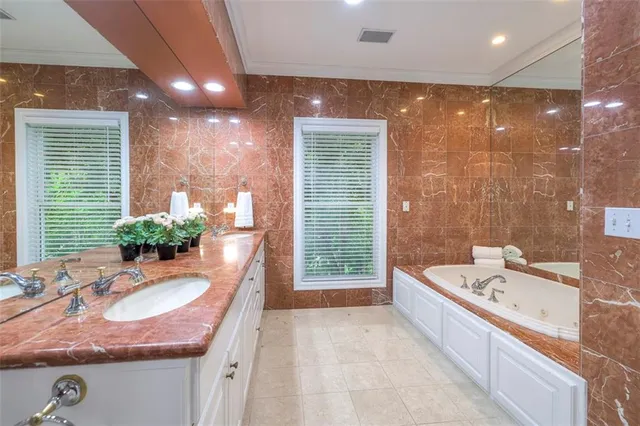 $2,400,000 | 3109 West 118th Street, Leawood, KS 66211