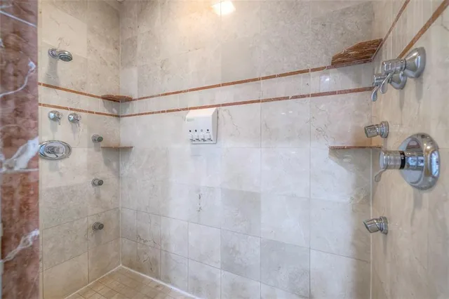 $2,400,000 | 3109 West 118th Street, Leawood, KS 66211