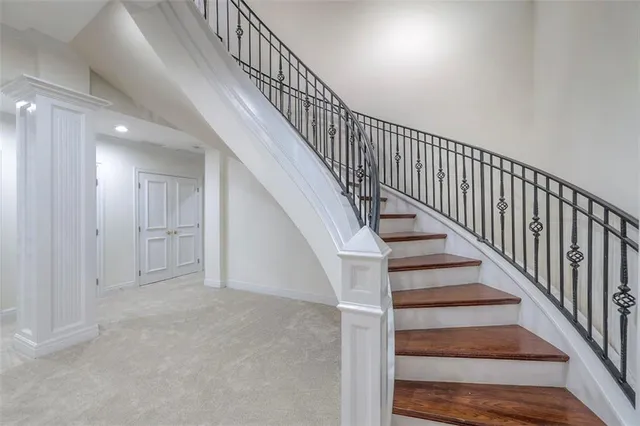 $2,400,000 | 3109 West 118th Street, Leawood, KS 66211