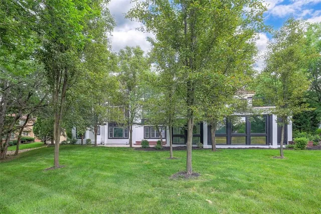 $2,400,000 | 3109 West 118th Street, Leawood, KS 66211