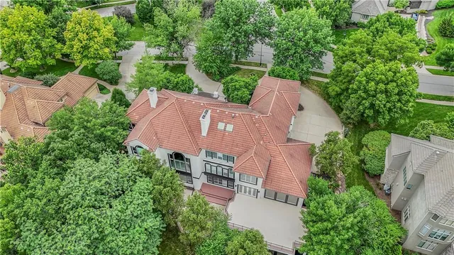 $2,400,000 | 3109 West 118th Street, Leawood, KS 66211