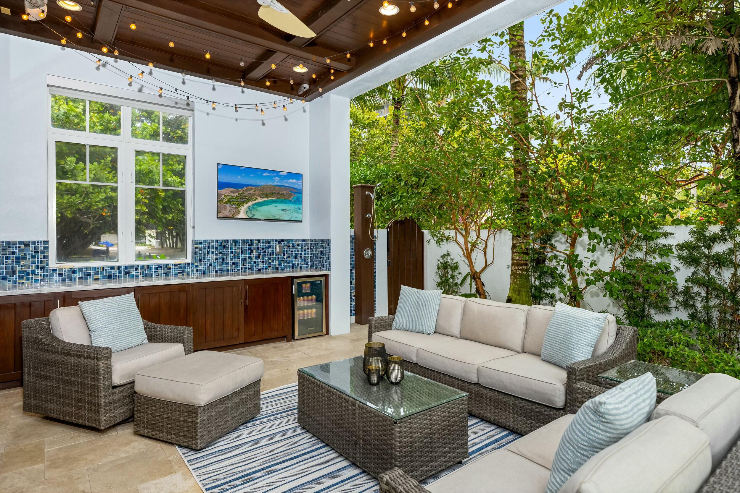 970 Lago Mar Lane Boca Raton, FL 33431 - Photo 14 of 76 Outdoor lounge