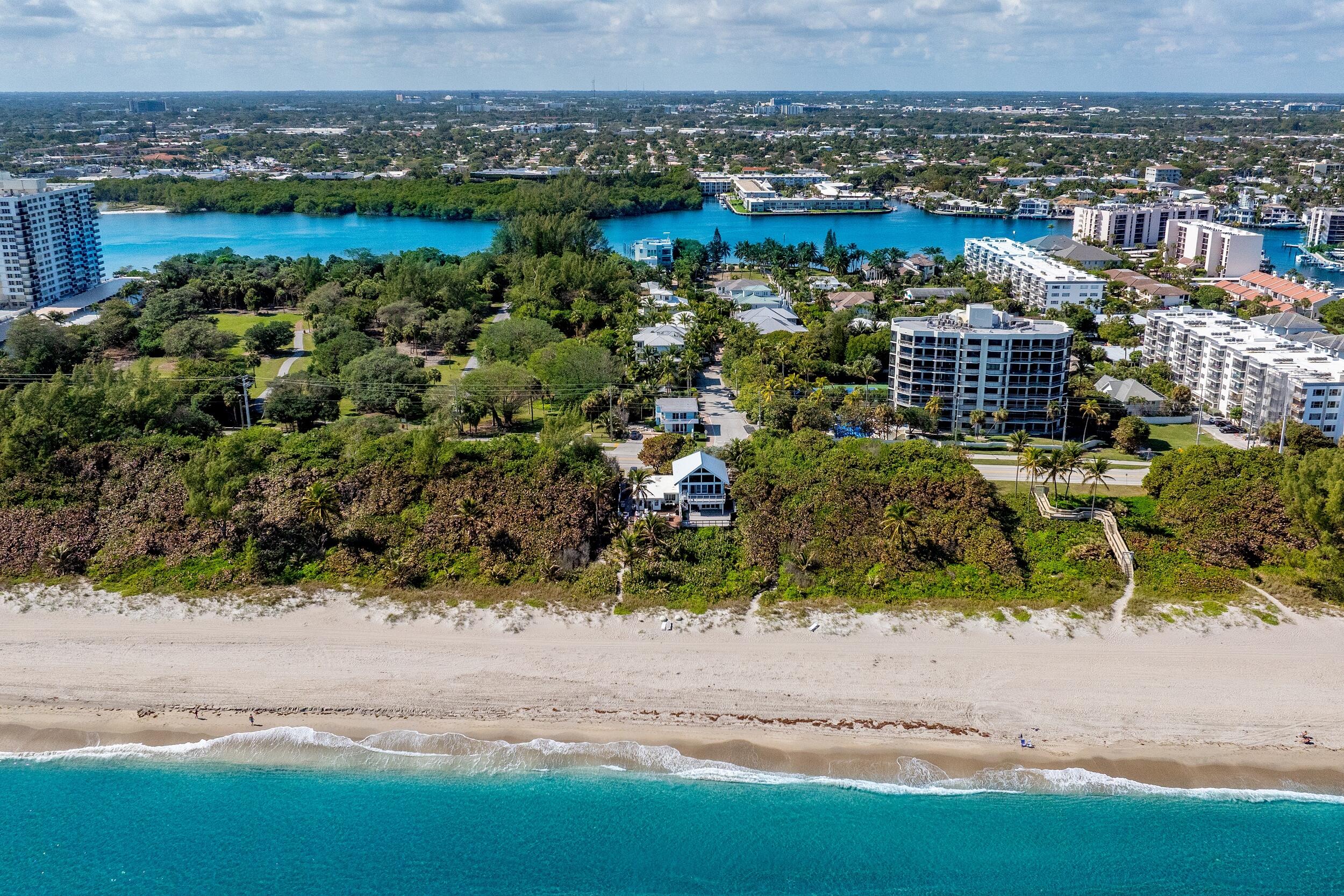970 Lago Mar Lane Boca Raton, FL 33431 - Photo 16 of 76 Deeded Beach Access