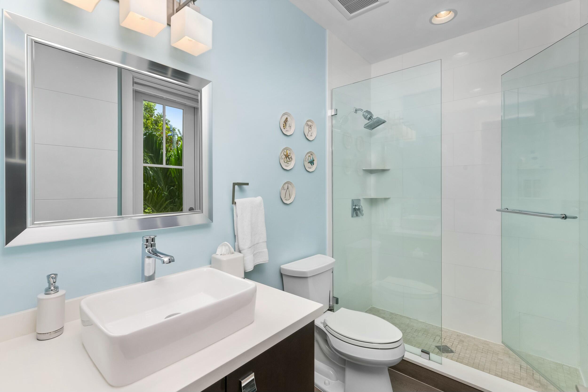 970 Lago Mar Lane Boca Raton, FL 33431 - Photo 48 of 76 Guest bathroom