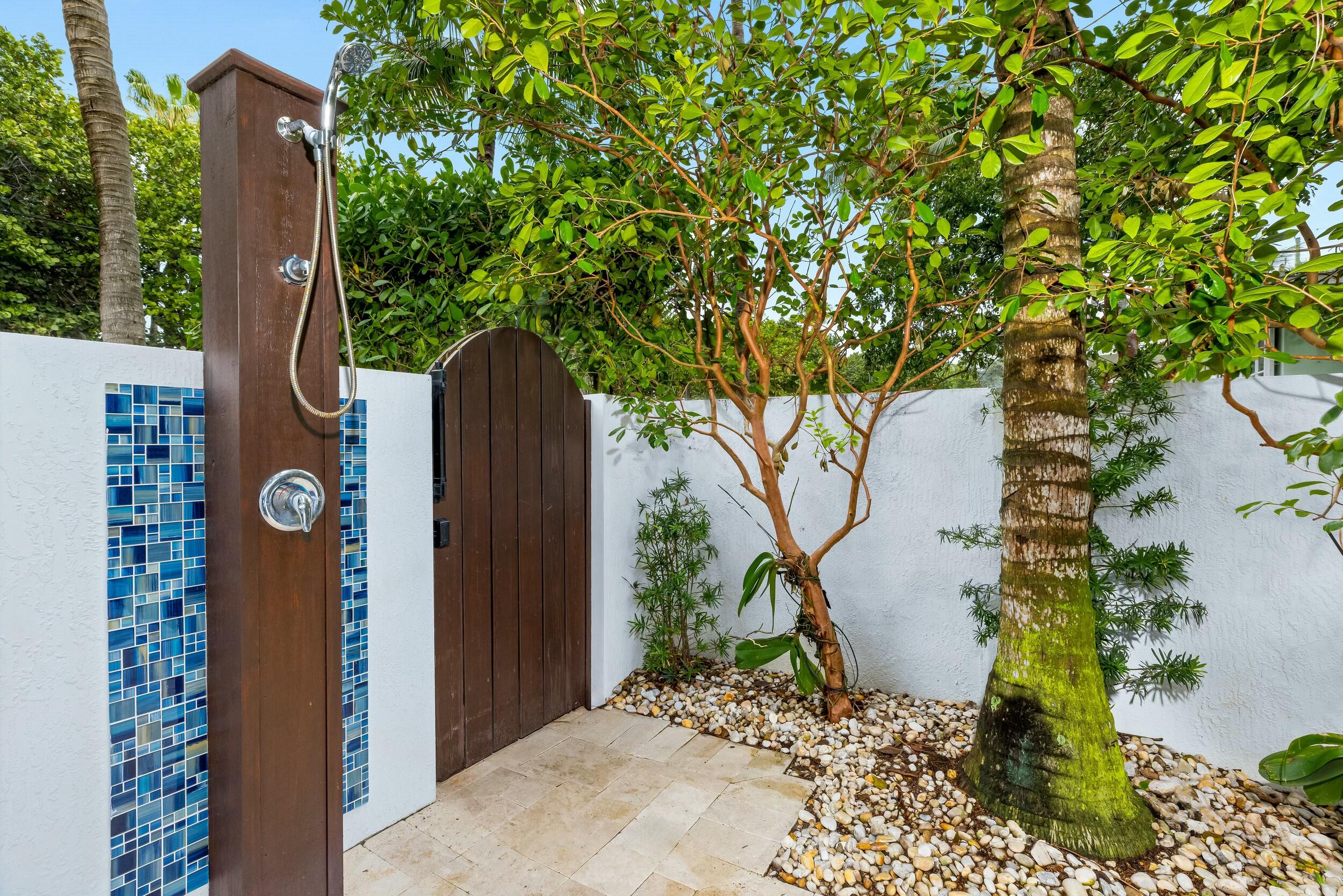 970 Lago Mar Lane Boca Raton, FL 33431 - Photo 61 of 76 Outdoor shower