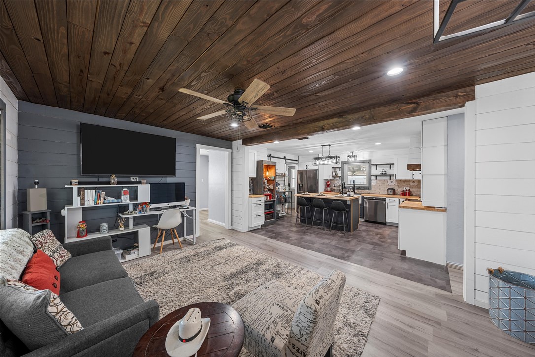 2386 Flat Rock Road Waco, TX 76708 - Photo 2 of 23