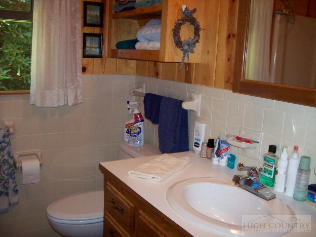 1089 Aubrey Turner Road Crumpler, NC 28617 - Photo 8 of 10 Gallery Image 8