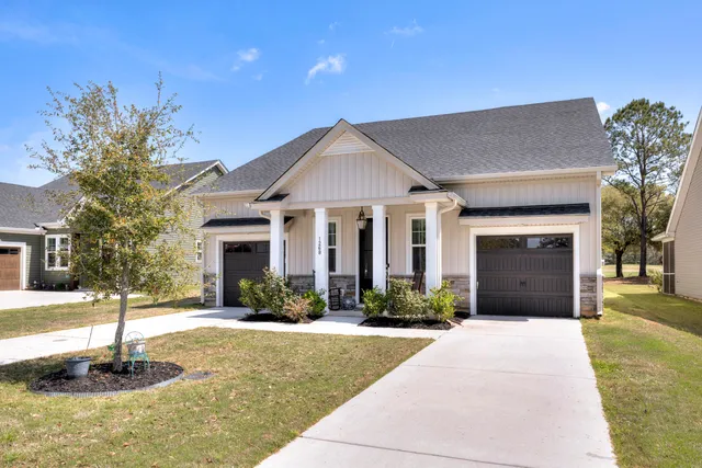 $325,000 | 1268 Deercreek Drive, Manning, SC 29102