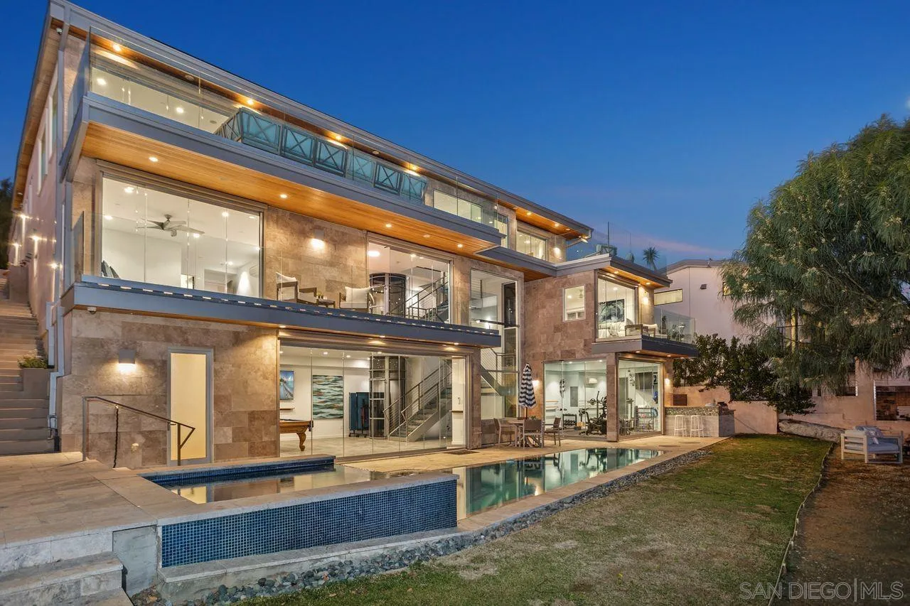 4465 Adams Street Carlsbad, CA 92008 - Photo 9 of 59 a view of an apartment building