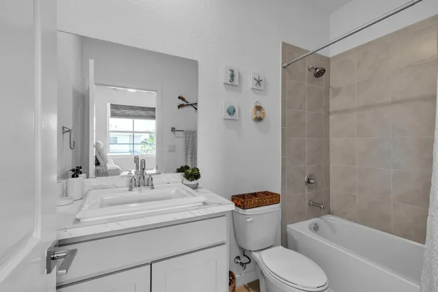 $322,500 | 460 Northeast 4th Avenue, Florida City, FL 33034