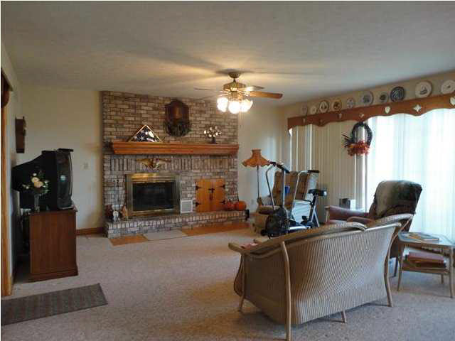 3200 Jackson Road Mount Vernon, IN 47620 - Photo 9 of 30