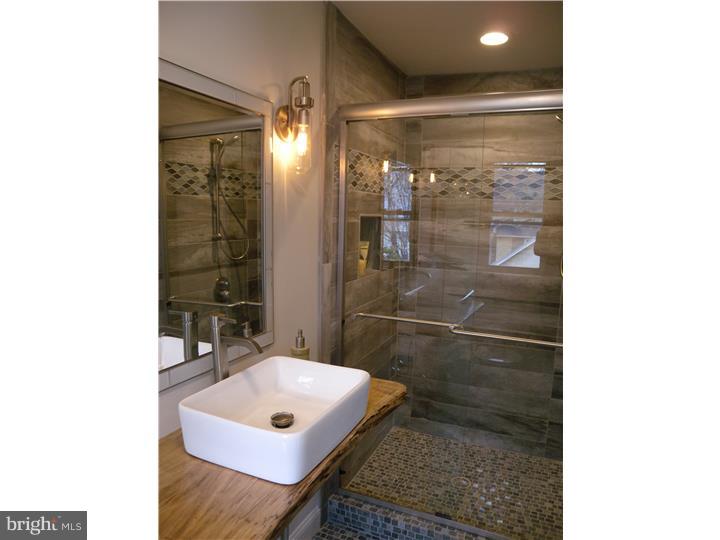 22 Chelten Road Havertown, PA 19083 - Photo 16 of 24 Master Bathroom