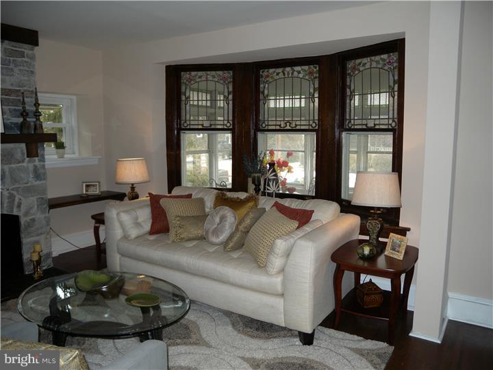 22 Chelten Road Havertown, PA 19083 - Photo 5 of 24 Living Room