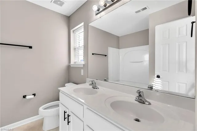 $1,675 | 37 Tannenbaum Circle, Greensboro, NC 27410