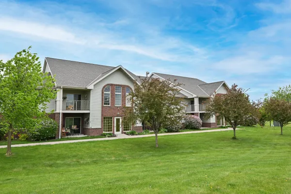 $175,000 | W1062 Marietta Avenue, Unit 305, Ixonia, WI 53036