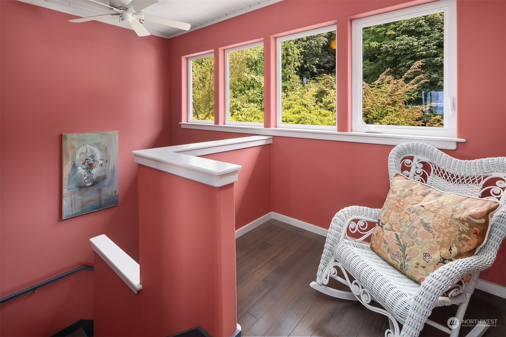 6346 South Bay Road Freeland, WA 98249 - Photo 22 of 40 a living room with furniture and a window