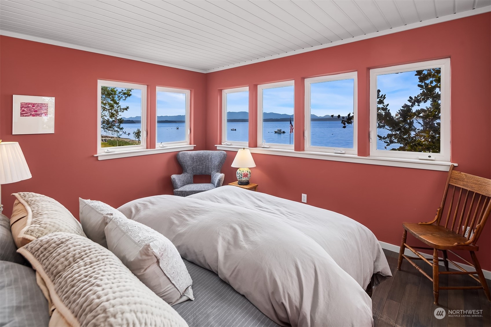 6346 South Bay Road Freeland, WA 98249 - Photo 25 of 40 a bedroom with two beds and a window