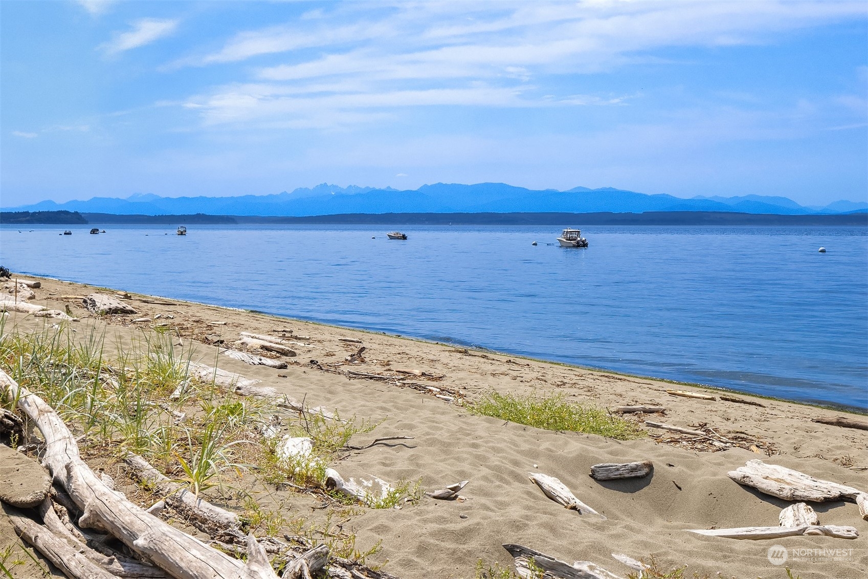 6346 South Bay Road Freeland, WA 98249 - Photo 5 of 40 a view of an ocean beach