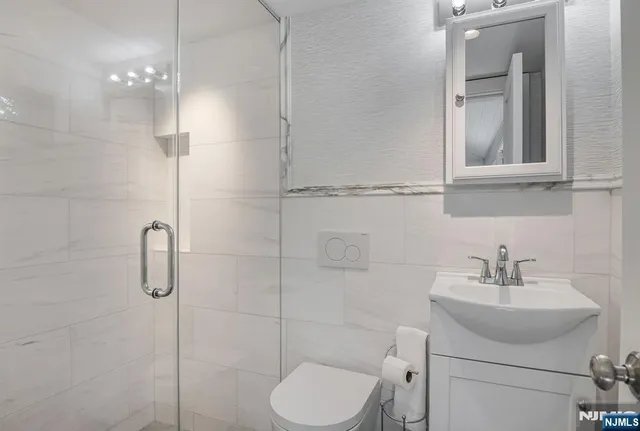 $569,000 | 428 Washington Terrace, Leonia, NJ 07605