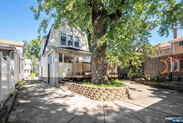 $569,000 | 428 Washington Terrace, Leonia, NJ 07605