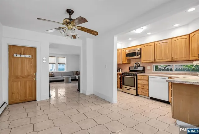 $569,000 | 428 Washington Terrace, Leonia, NJ 07605