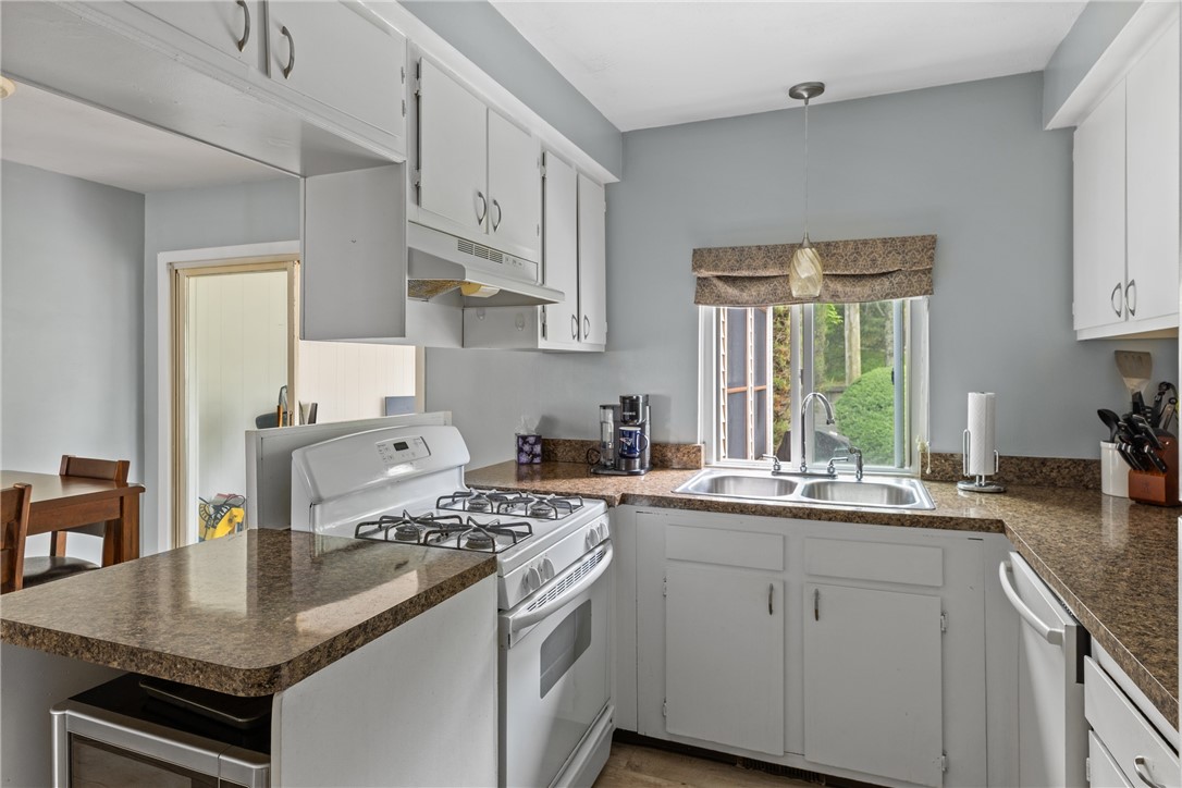 4160 Post Road, Unit 28 East Greenwich, RI 02818 - Photo 10 of 32