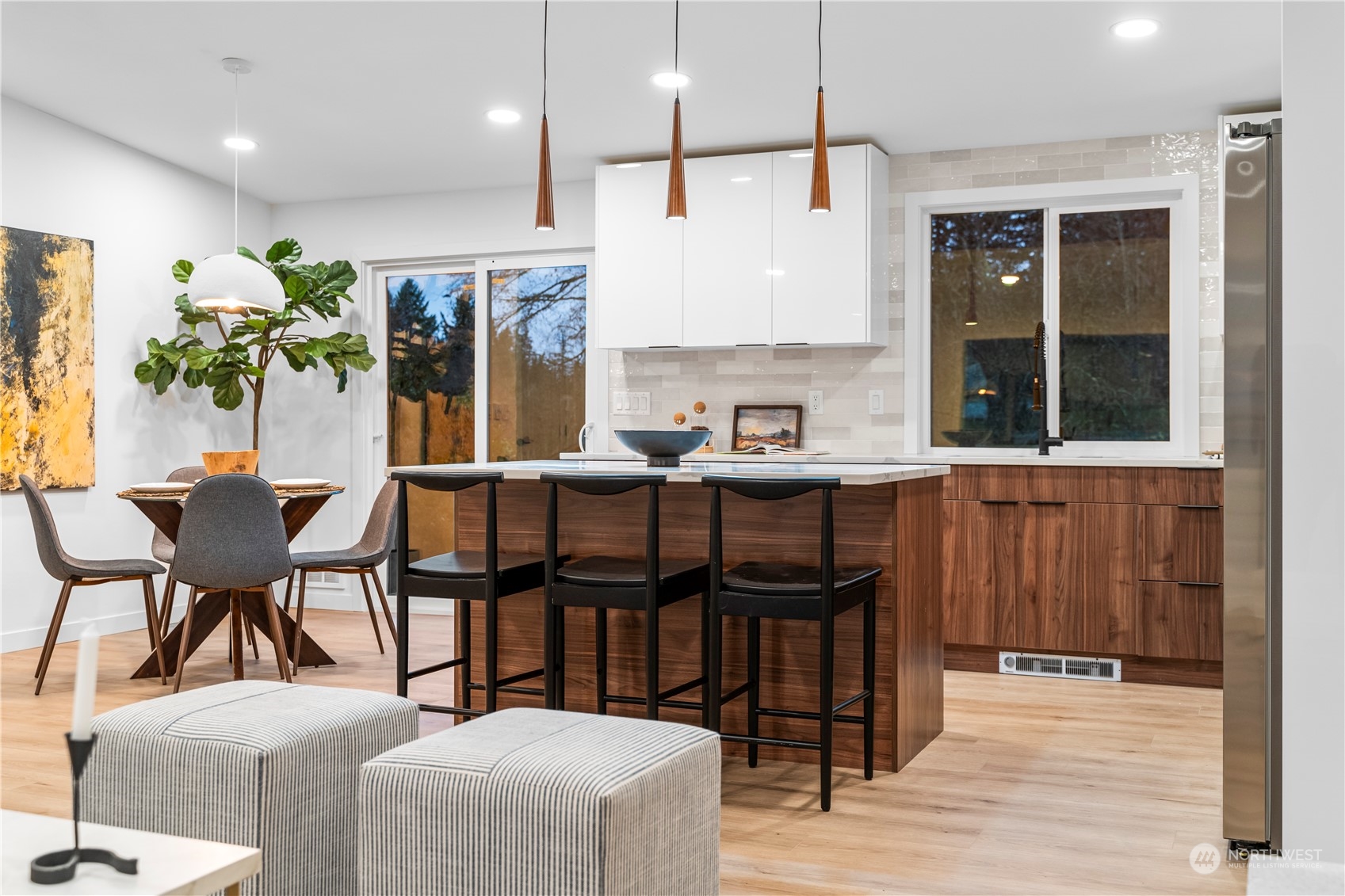 23033 192nd Avenue Southeast Renton, WA 98058 - Photo 31 of 40 a dining room with furniture and window