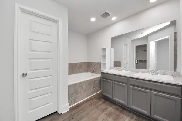 $2,550 | 4423 Santorini Lane, Houston, TX 77045