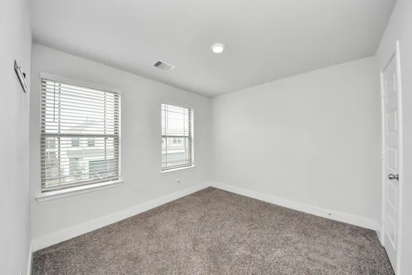 $2,550 | 4423 Santorini Lane, Houston, TX 77045