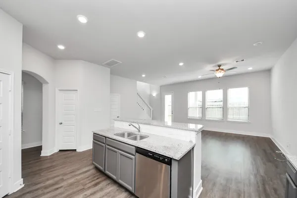 $2,550 | 4423 Santorini Lane, Houston, TX 77045
