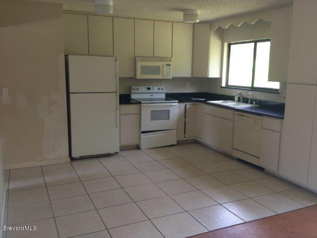 1651 Paragon Road Southeast Palm Bay, FL 32909 - Photo 3 of 6 IMG_2200