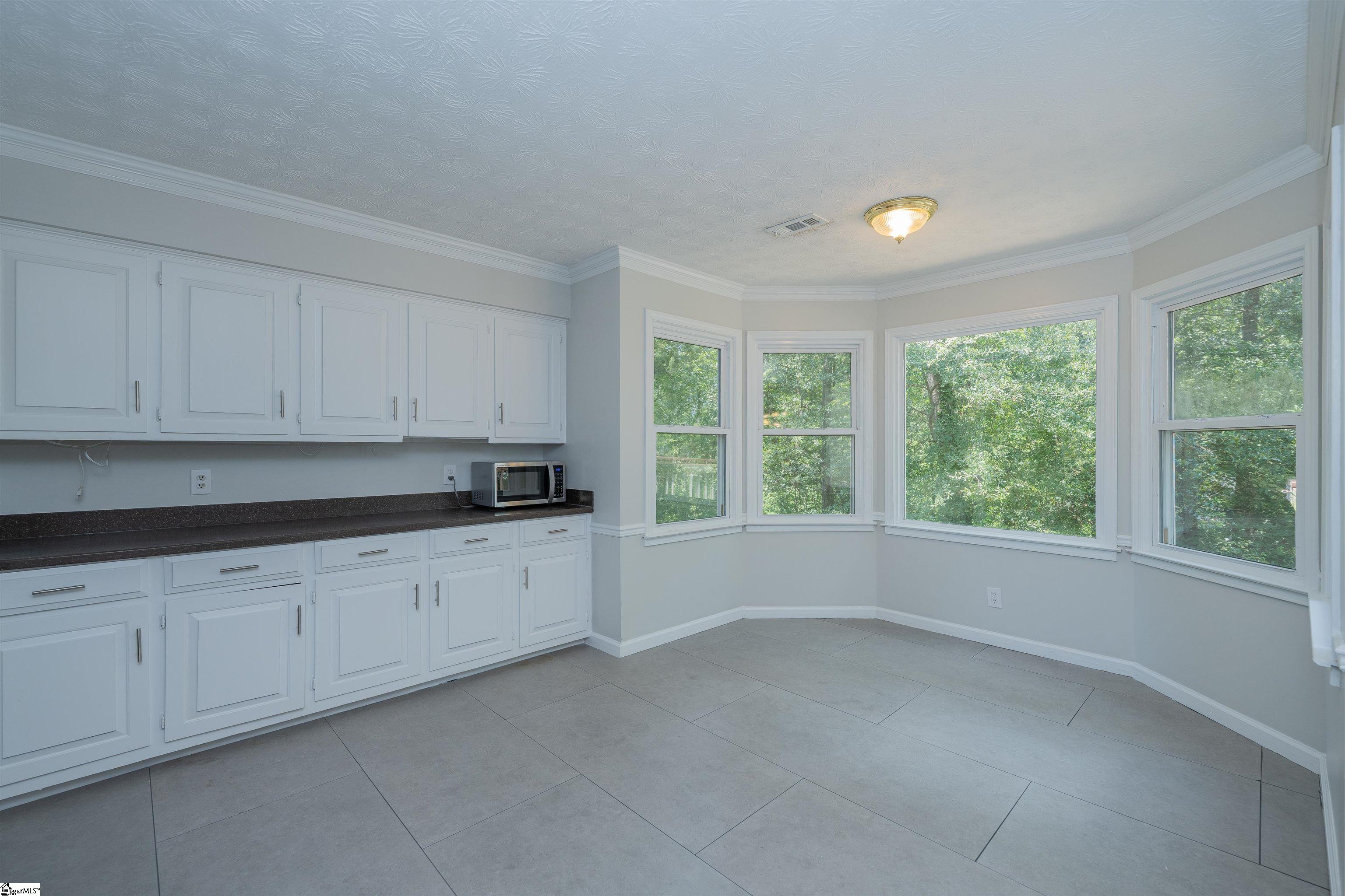 12 Dustin Brook Court Mauldin, SC 29662 - Photo 12 of 37 Gallery Image 12