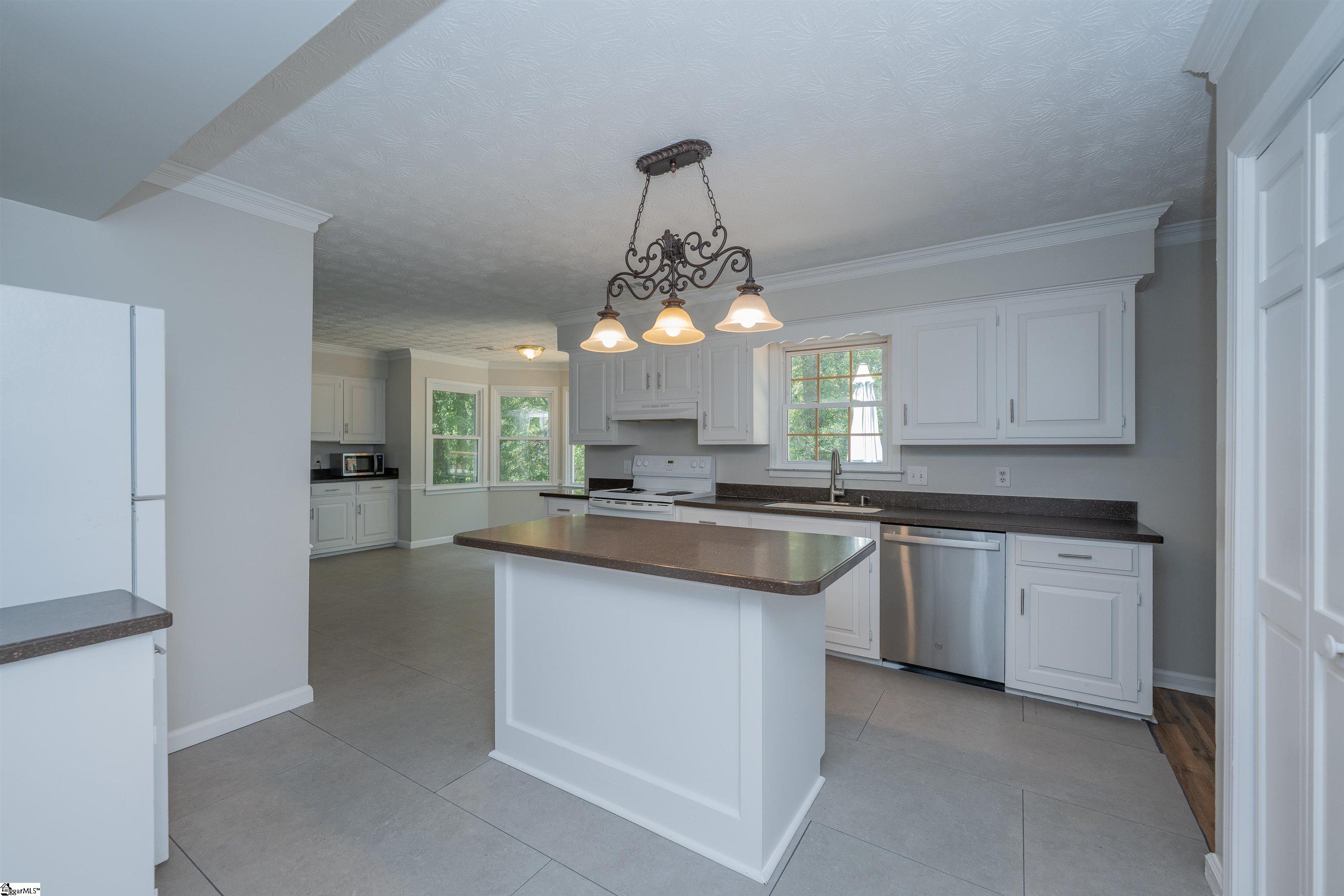 12 Dustin Brook Court Mauldin, SC 29662 - Photo 13 of 37 Gallery Image 13
