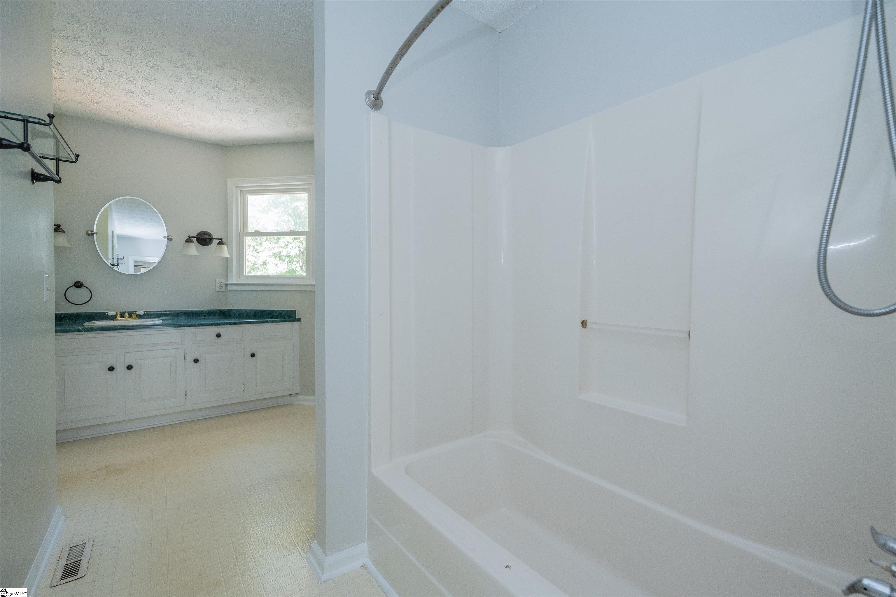 12 Dustin Brook Court Mauldin, SC 29662 - Photo 25 of 37 Gallery Image 25