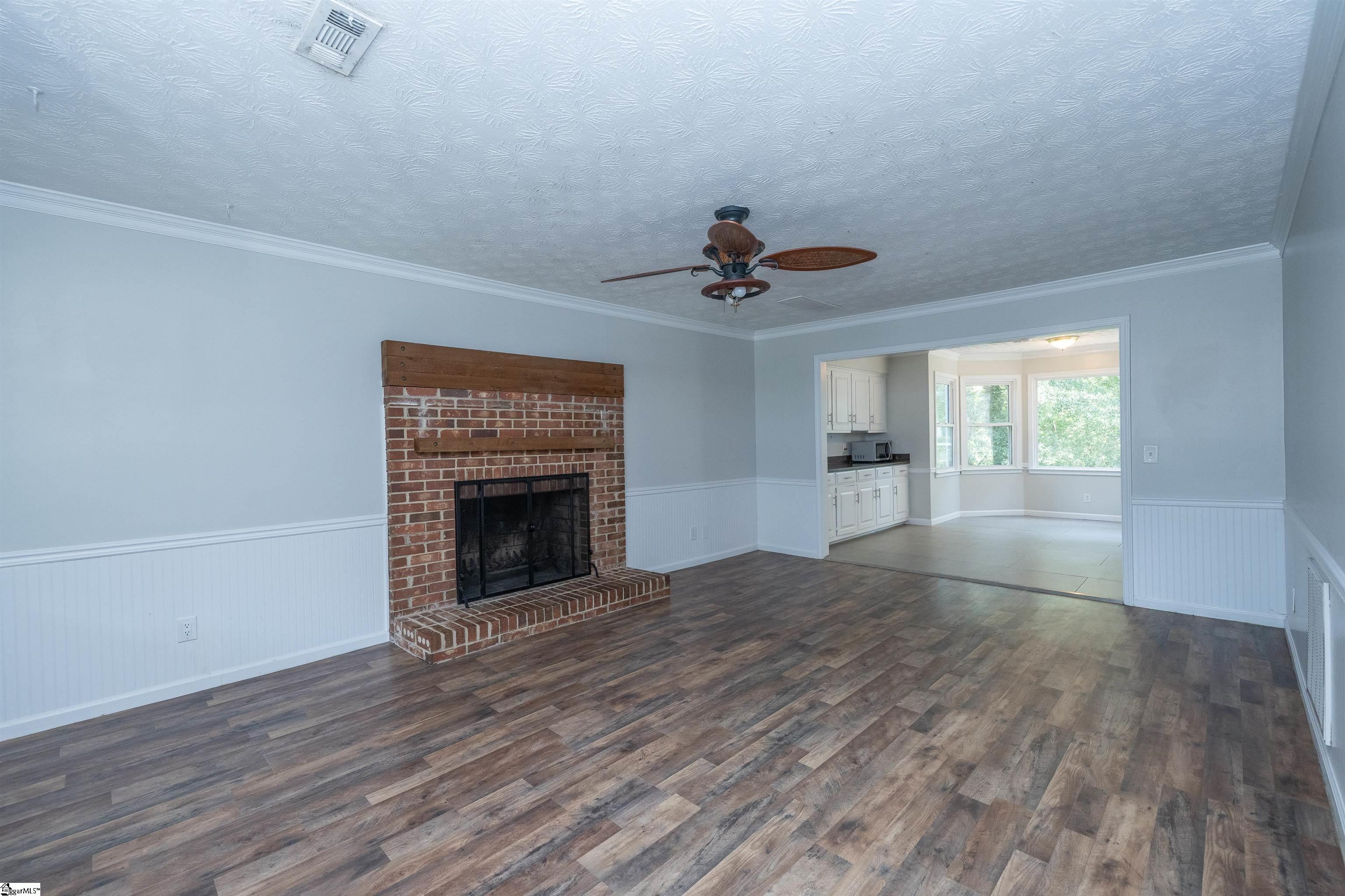 12 Dustin Brook Court Mauldin, SC 29662 - Photo 6 of 37 Gallery Image 6