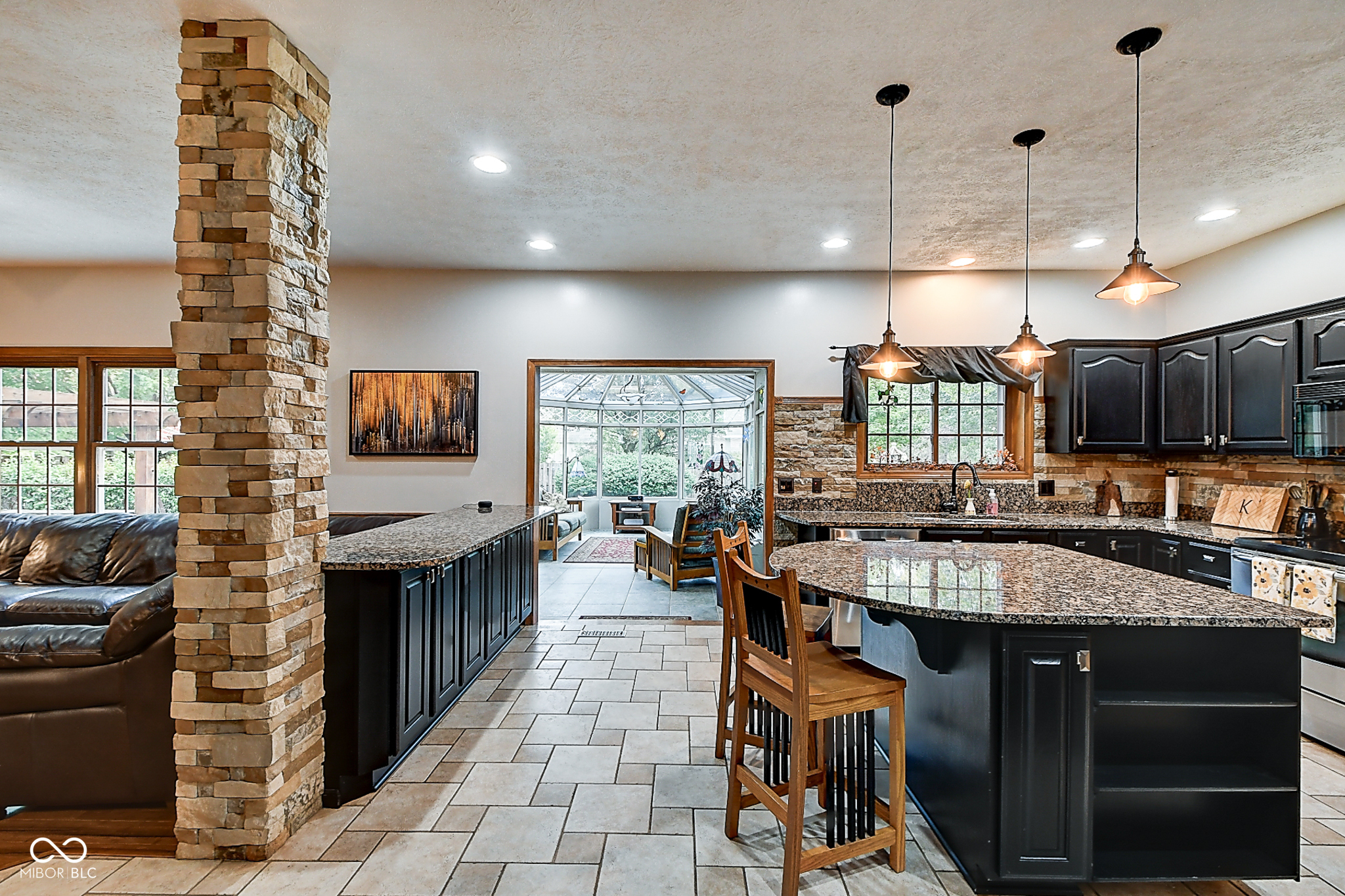 10055 Walthan Way Fishers, IN 46037 - Photo 11 of 50