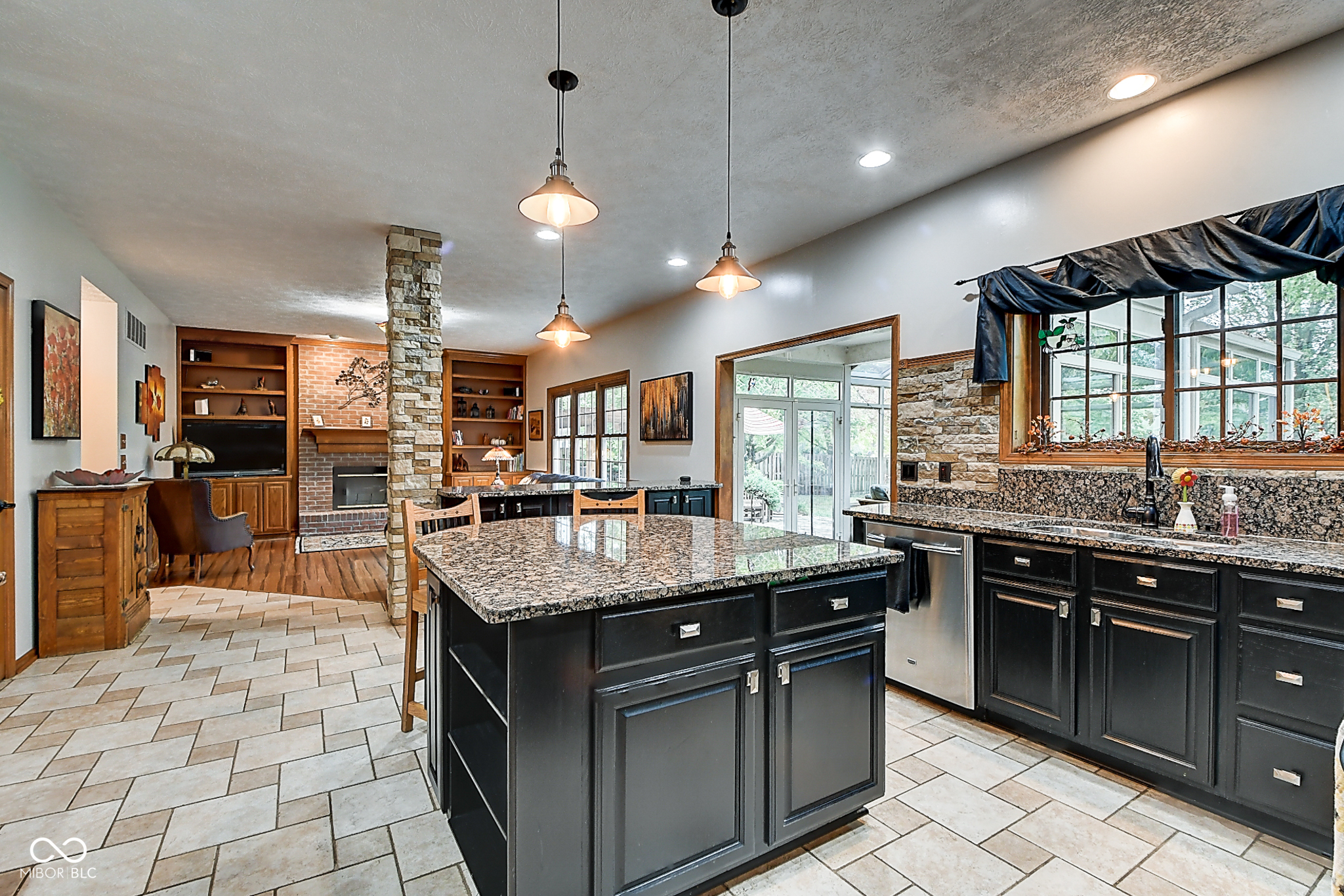 10055 Walthan Way Fishers, IN 46037 - Photo 17 of 50