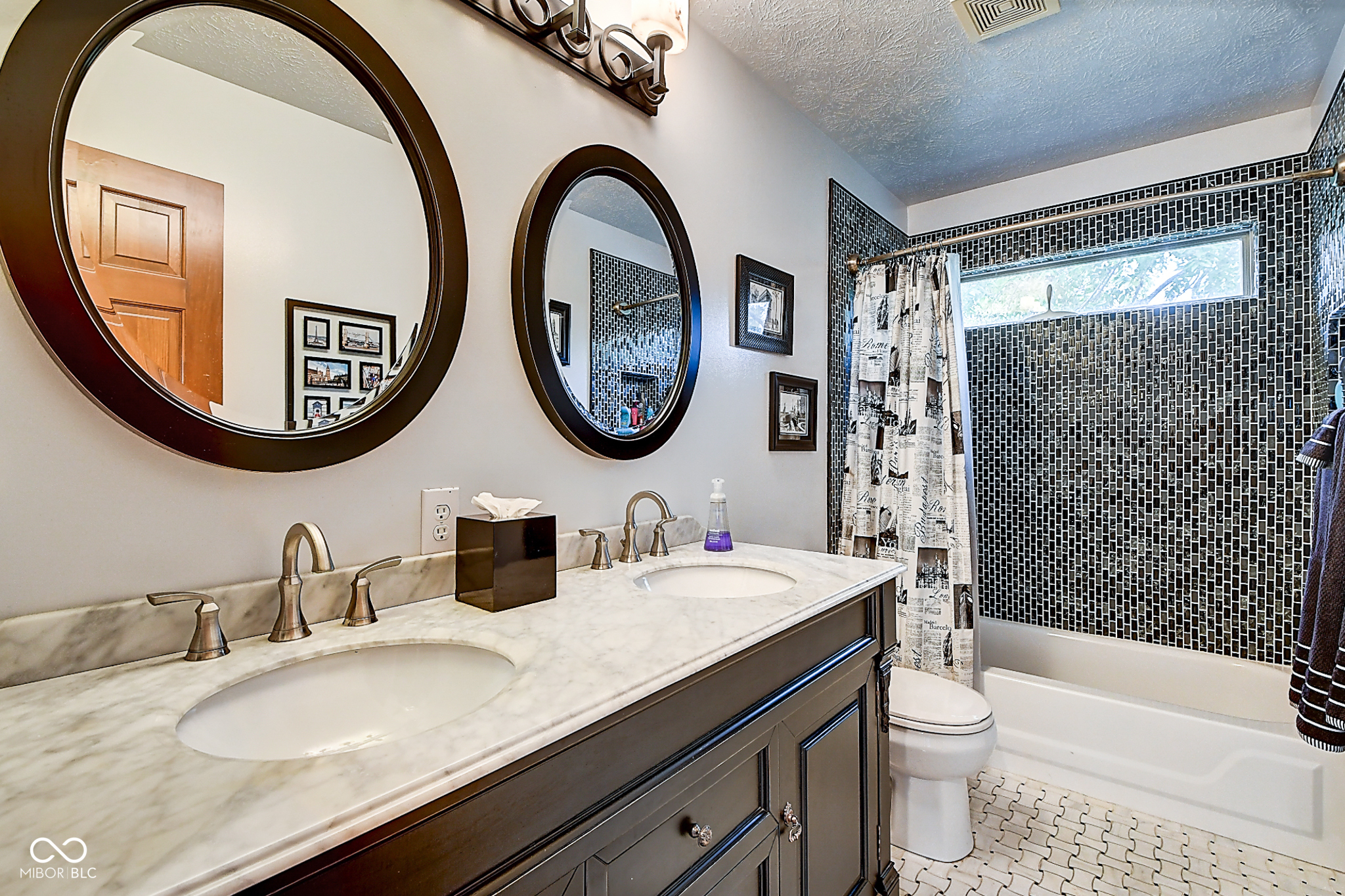 10055 Walthan Way Fishers, IN 46037 - Photo 37 of 50