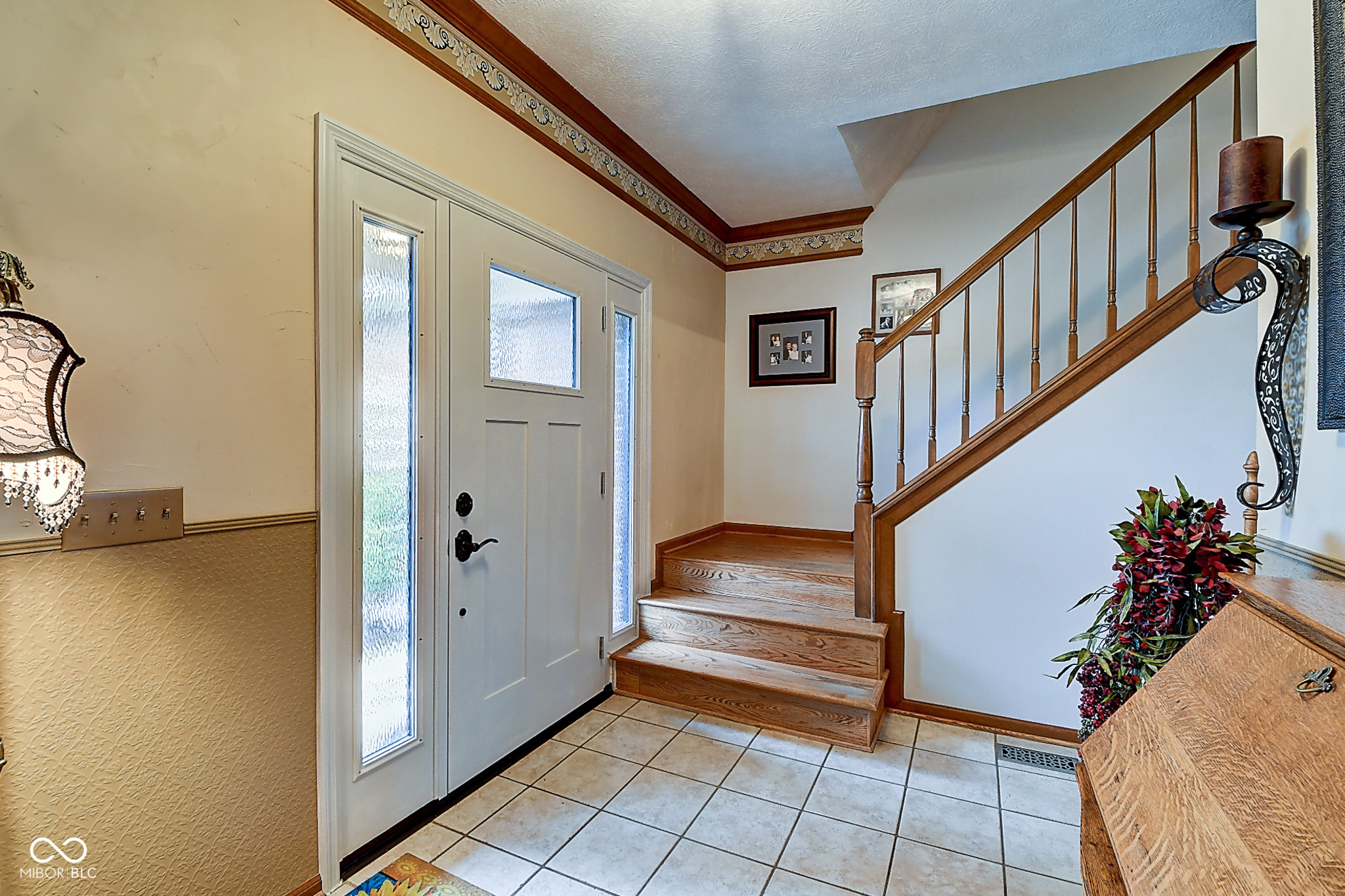 10055 Walthan Way Fishers, IN 46037 - Photo 4 of 50