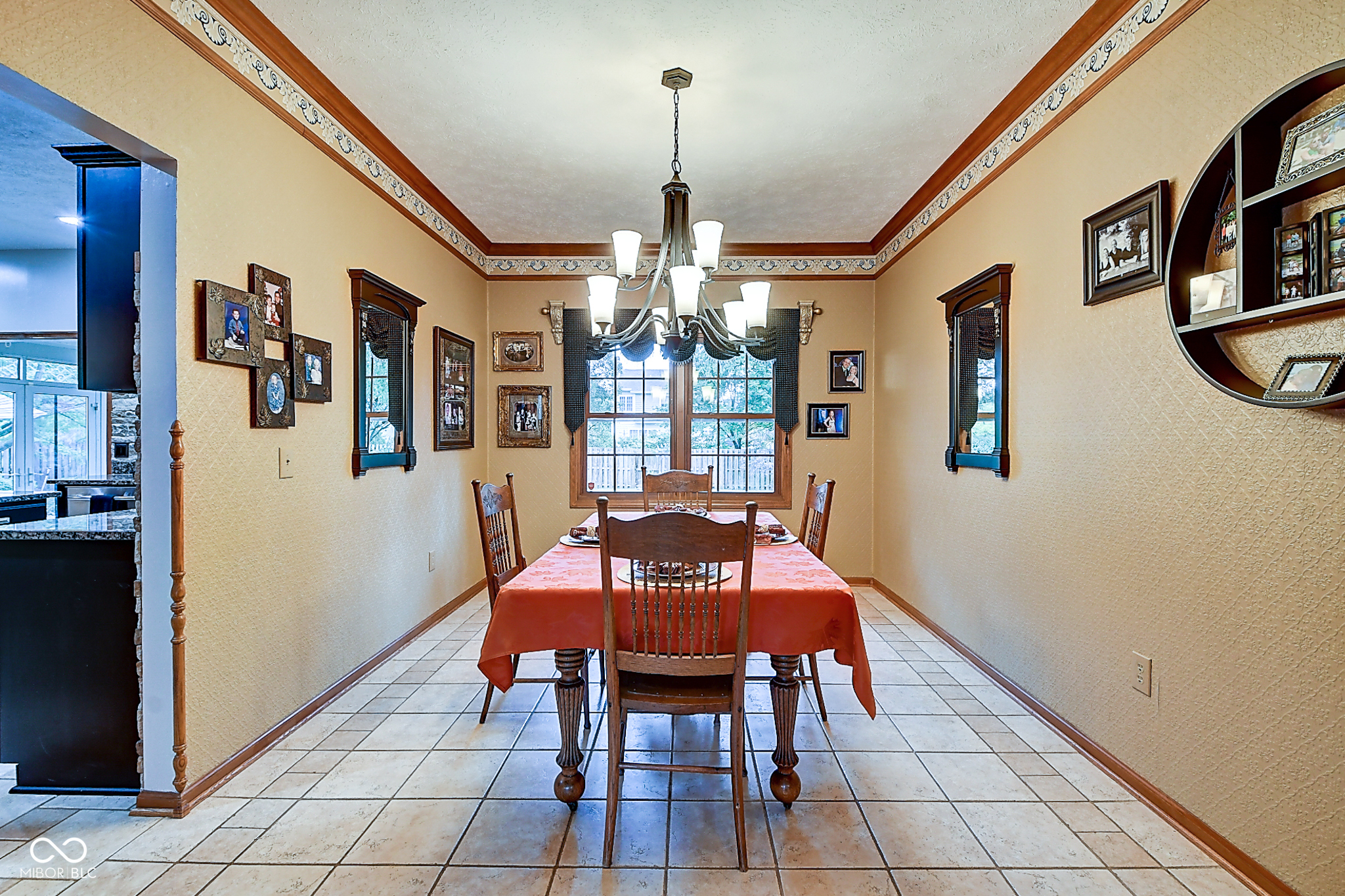 10055 Walthan Way Fishers, IN 46037 - Photo 8 of 50