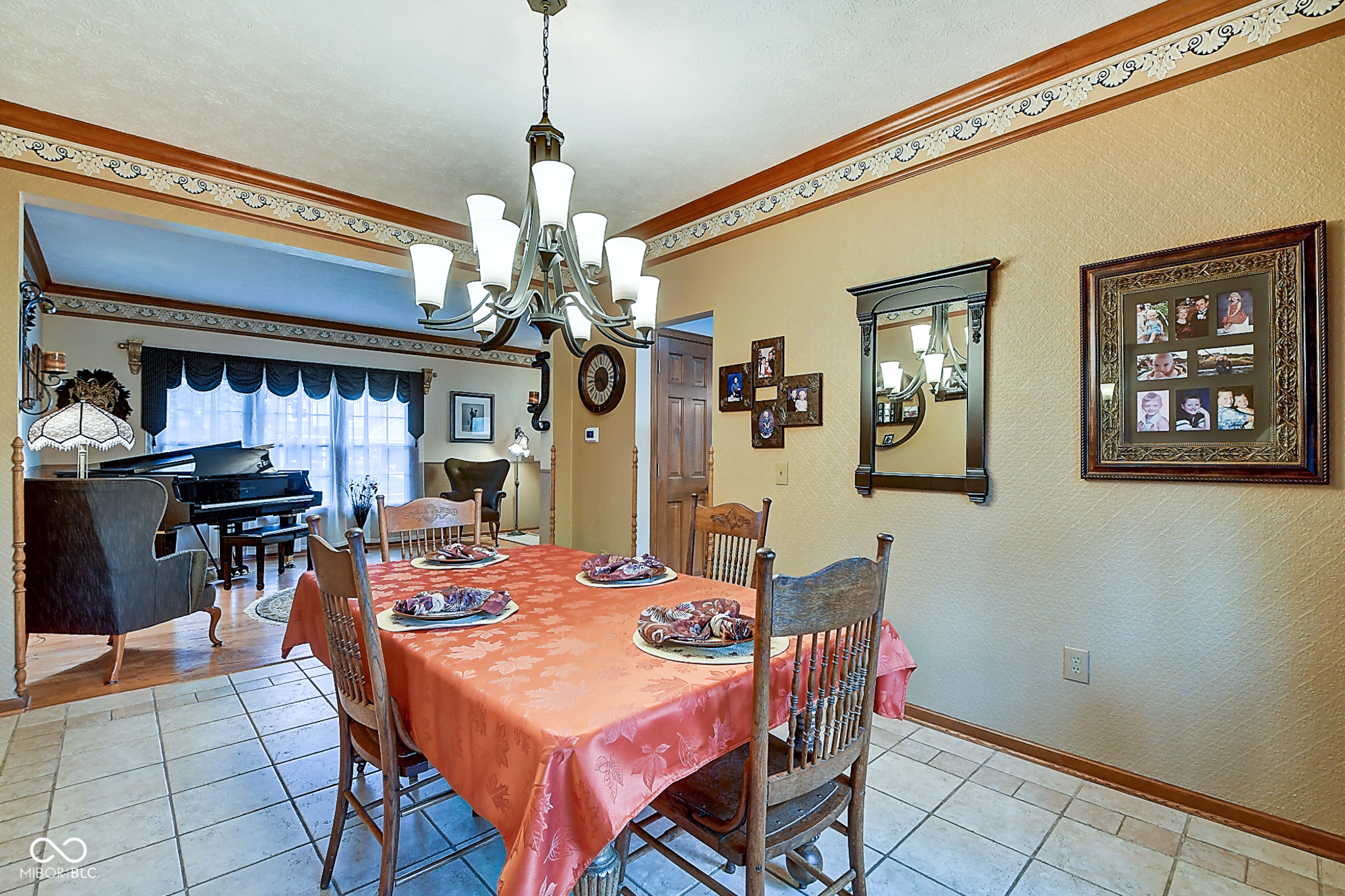 10055 Walthan Way Fishers, IN 46037 - Photo 10 of 50