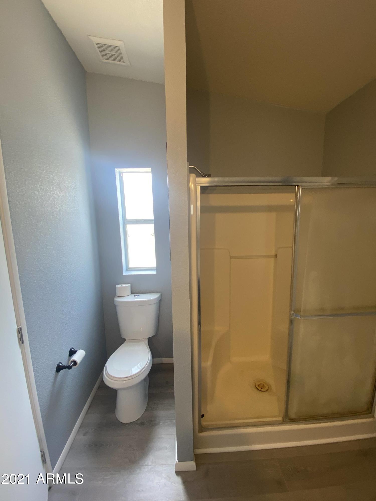 8601 Poland Road Mayer, AZ 86333 - Photo 23 of 58 Master Bath Shower_Toilet