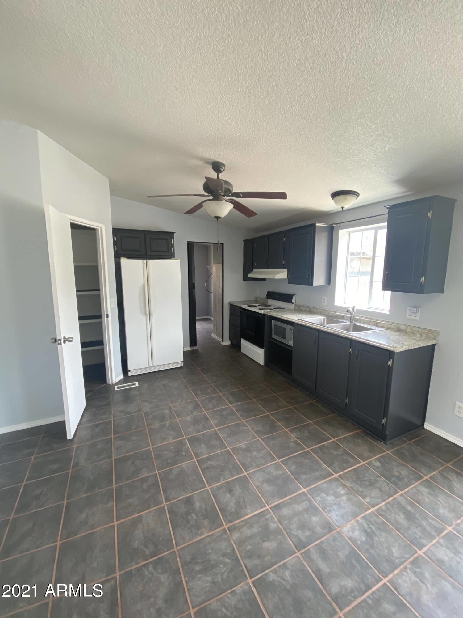 8601 Poland Road Mayer, AZ 86333 - Photo 31 of 58 Kitchen