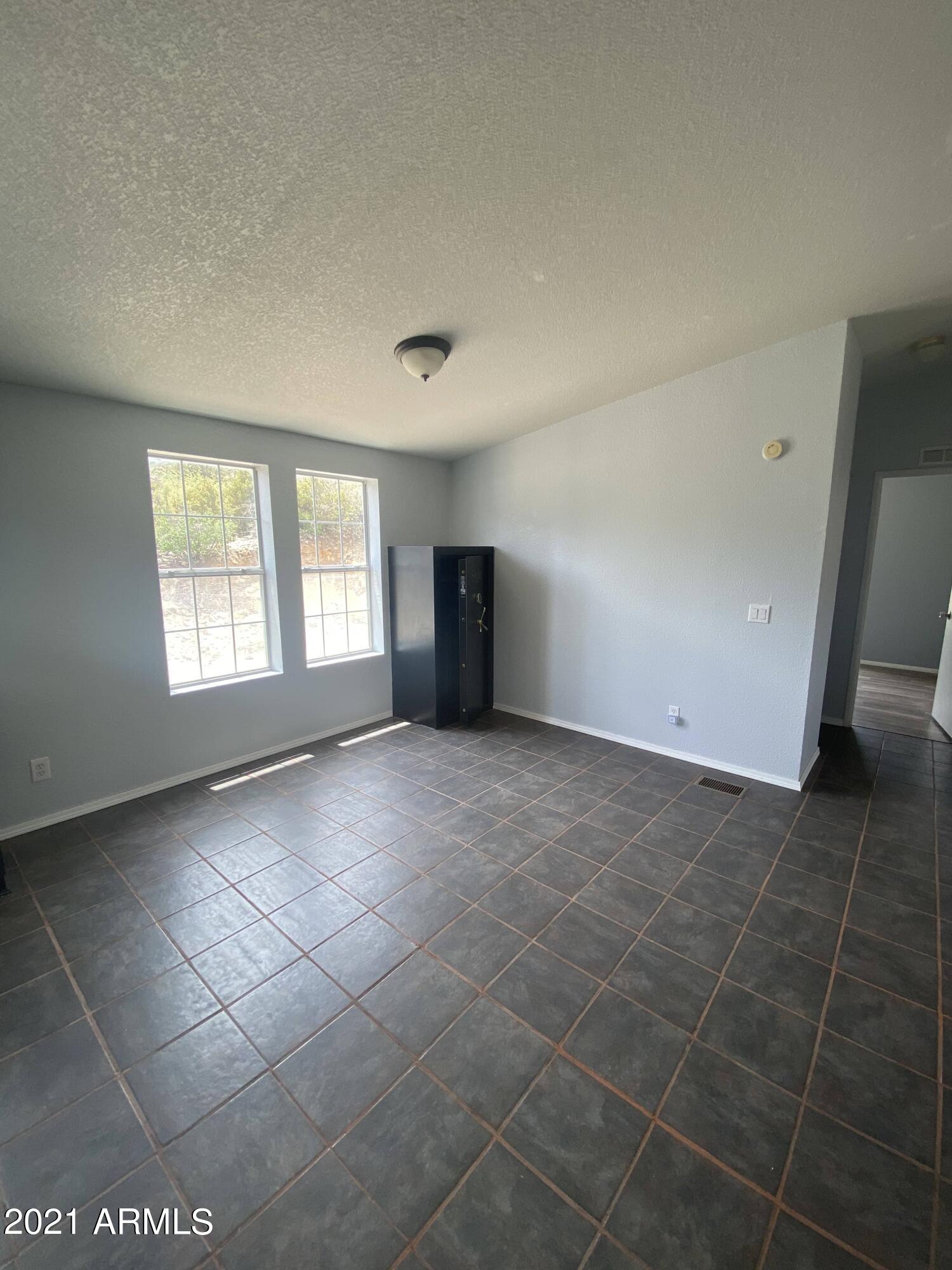 8601 Poland Road Mayer, AZ 86333 - Photo 35 of 58 Dining Room