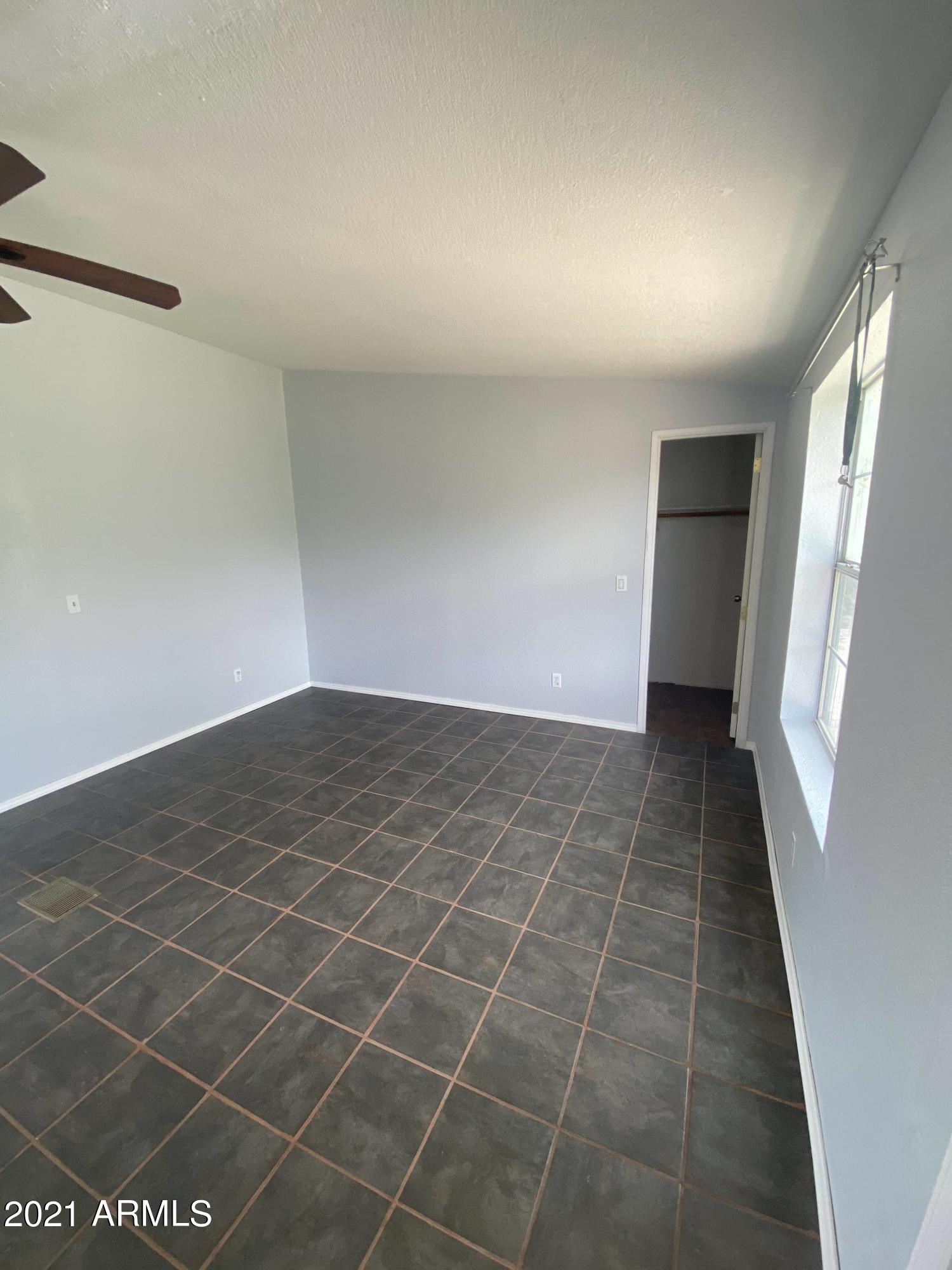 8601 Poland Road Mayer, AZ 86333 - Photo 10 of 58 Living Room