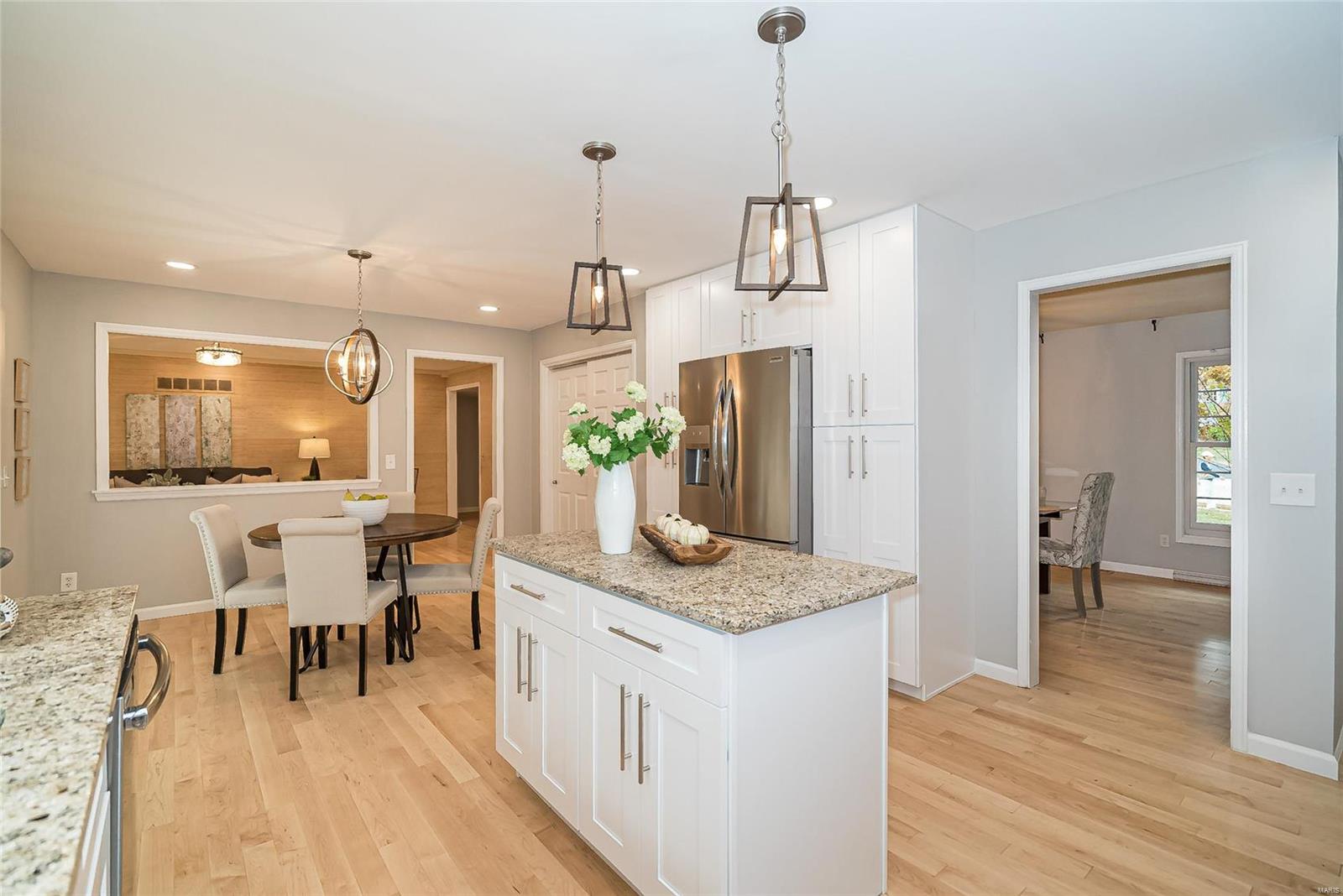 14492 Ladue Road Chesterfield, MO 63017 - Photo 18 of 50