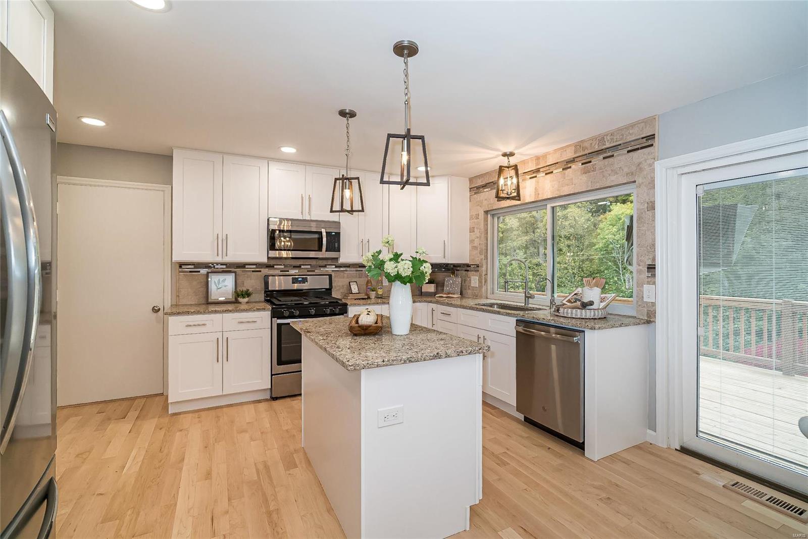 14492 Ladue Road Chesterfield, MO 63017 - Photo 19 of 50