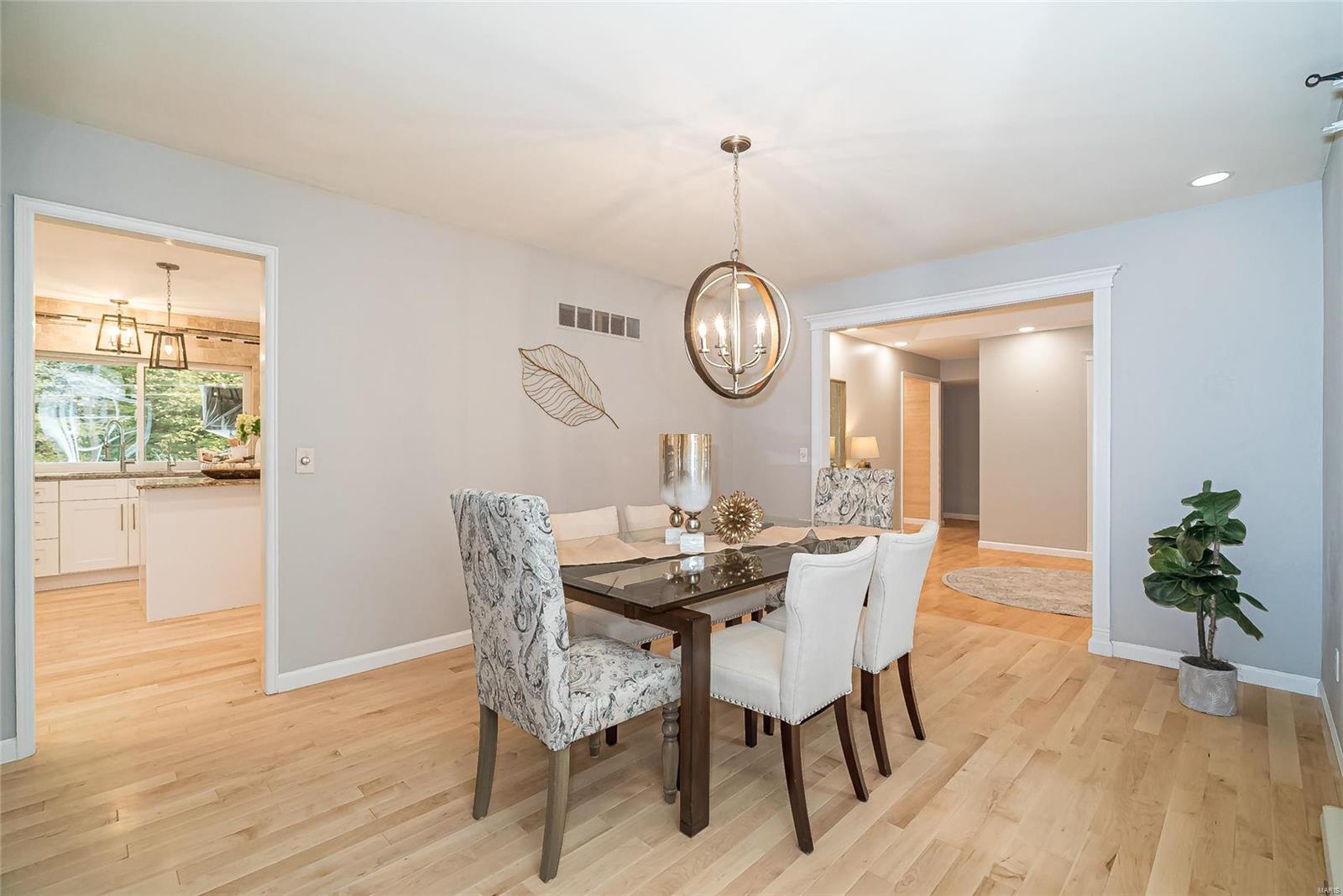 14492 Ladue Road Chesterfield, MO 63017 - Photo 6 of 50